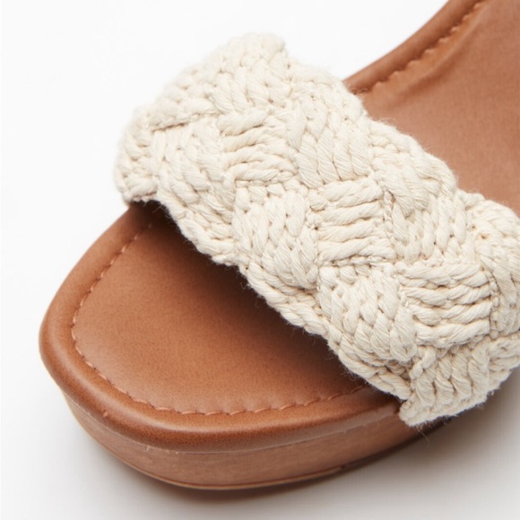 SEYCHELLES Jump for Joy Rope Macrame Braid Sandal. - Picture 2 of 7